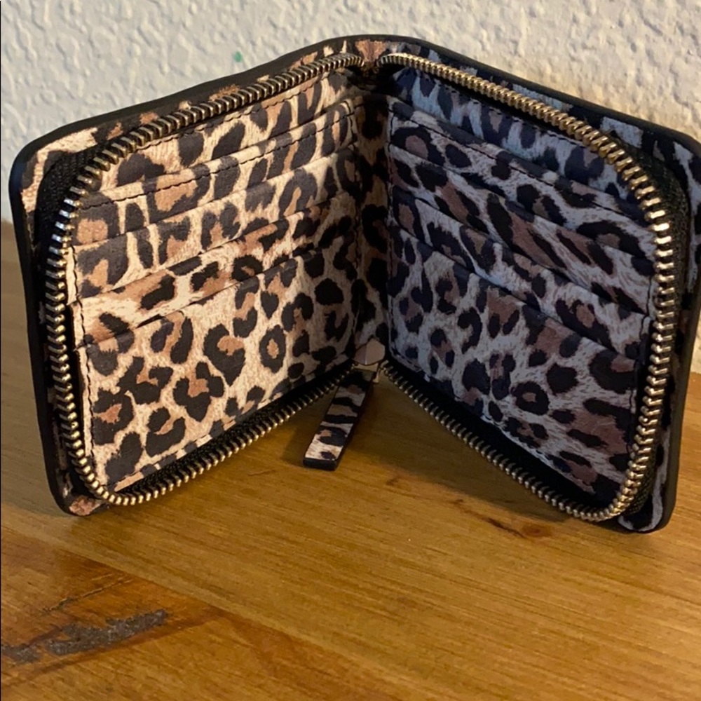 Leopard Wallet - Picture 2 of 2